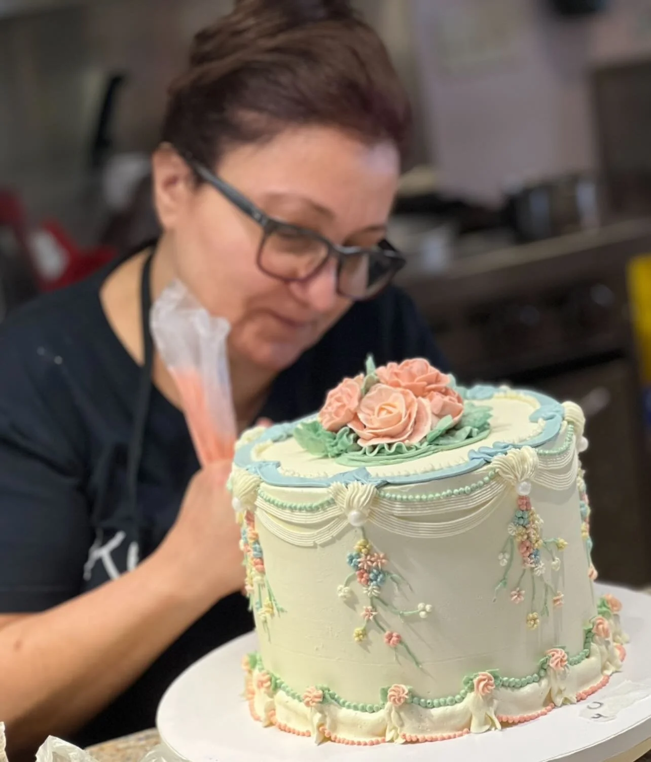 HAPPY BIRTHDAY to our Elizabeth!!! You make the world a little sweeter with your incredible talent and every cake!! 💝🎉🎂😍 #keremocakes