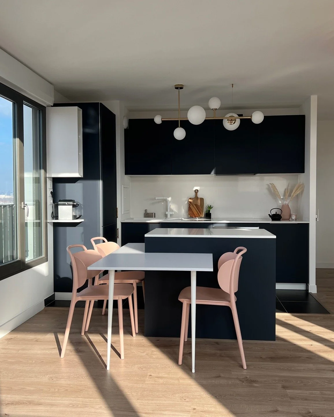 cuisine-bleu-nuit-et-blanche-archi-interieur-design-ML-confidentiel.jpg