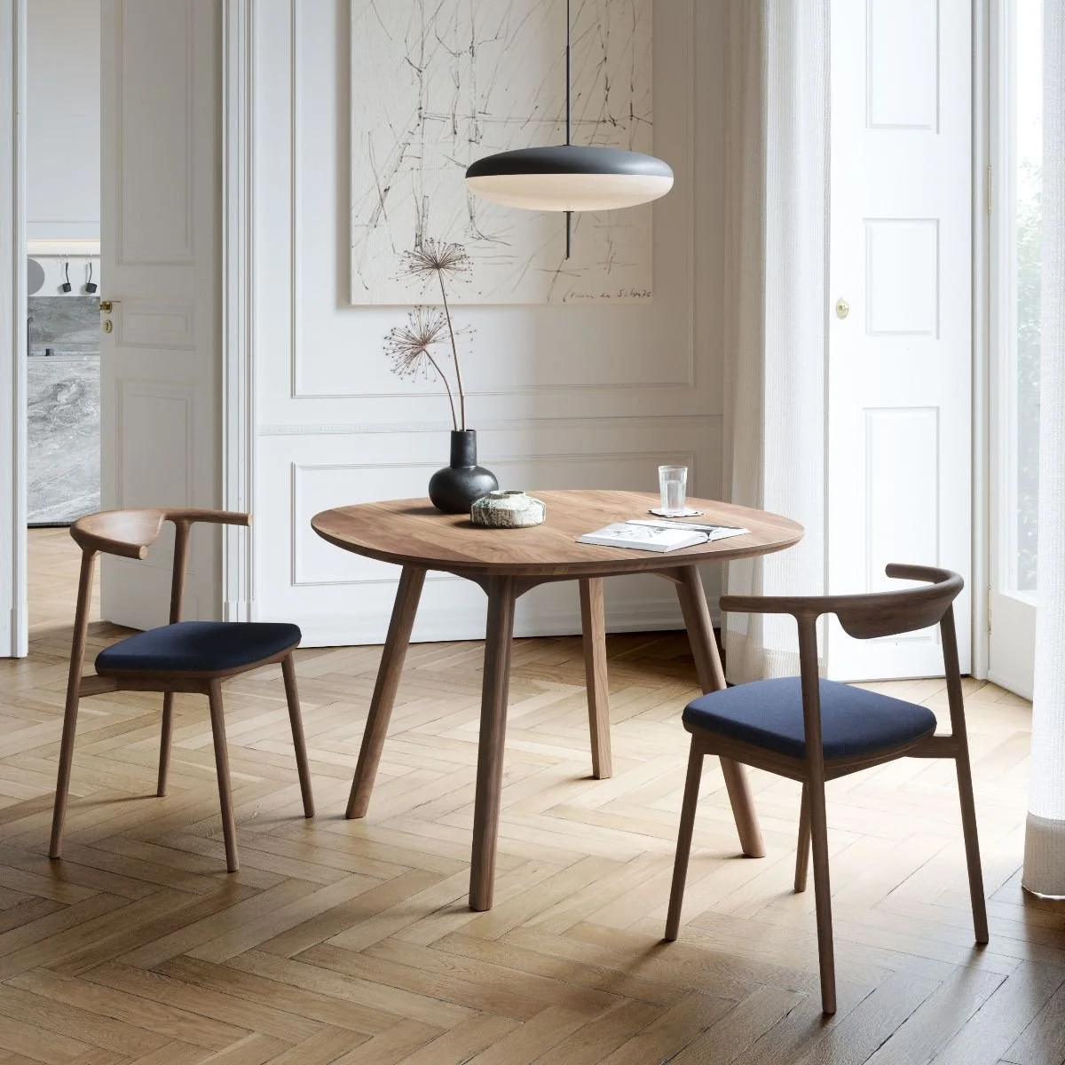 table-et-chaise-bois-massif-ML-confidentiel-design-interieur.jpg