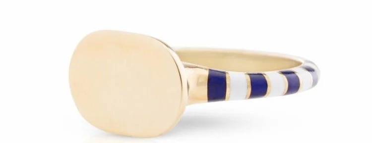 Striped Oval Signet Ring Gold