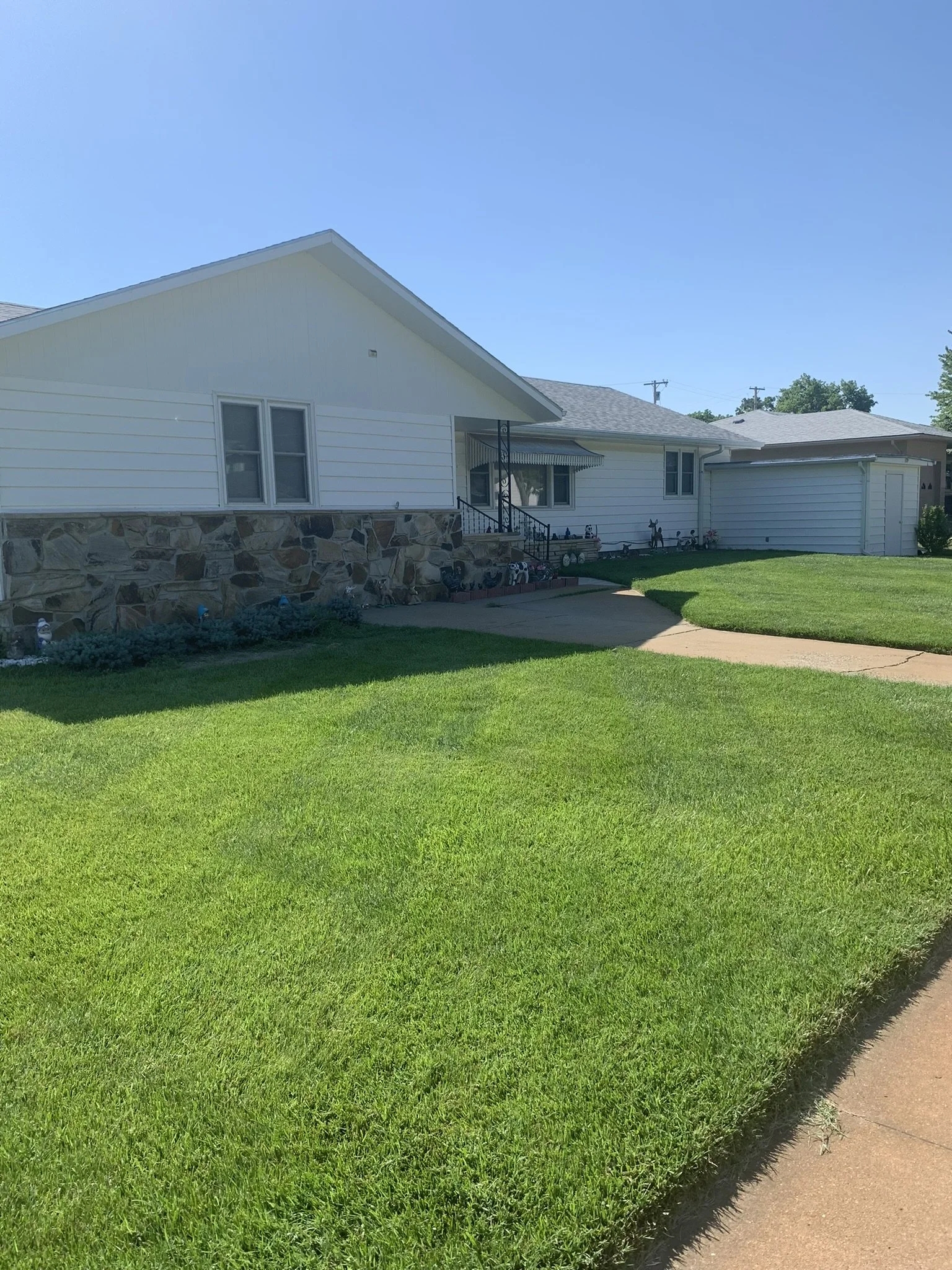 Real Estate Listin 406 South D Street, Herington, KS — Hallgren Real