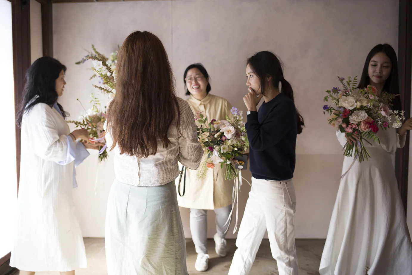The fine art of photo-taking; we have a thing or two to learn from these girls!
