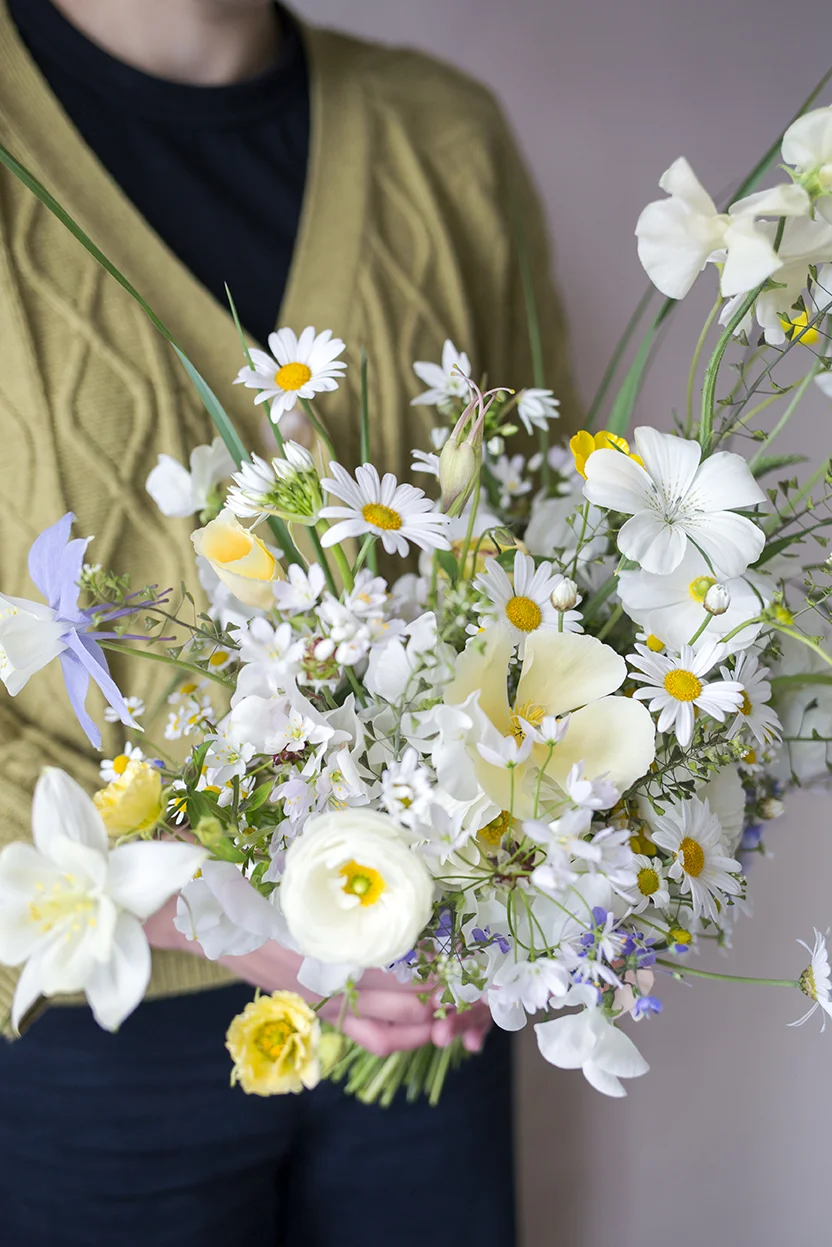 Hannah’s bouquet contained corncockle, Marguerite daisies, Californian poppies, Aquilegia & sweet peas