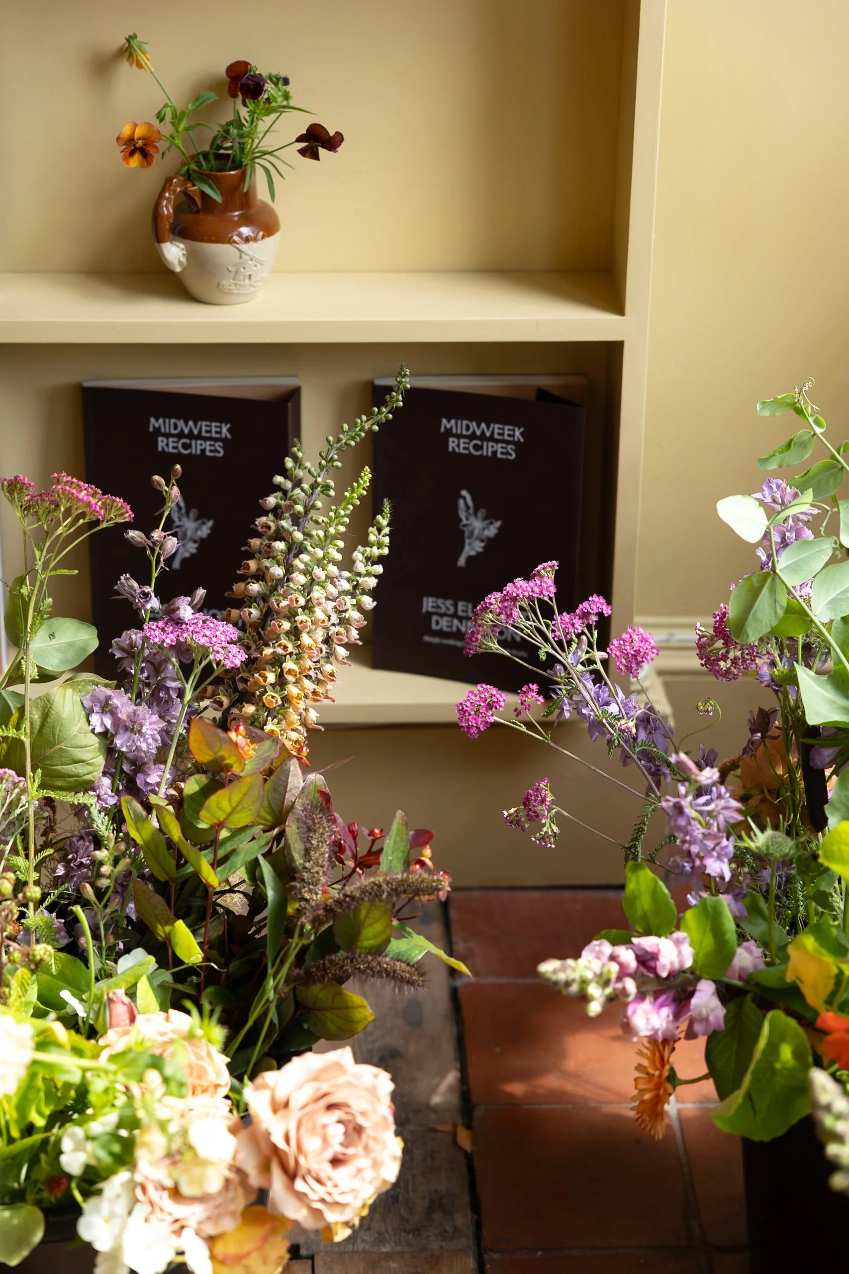 Naturalistic Flowers Aesme Studio