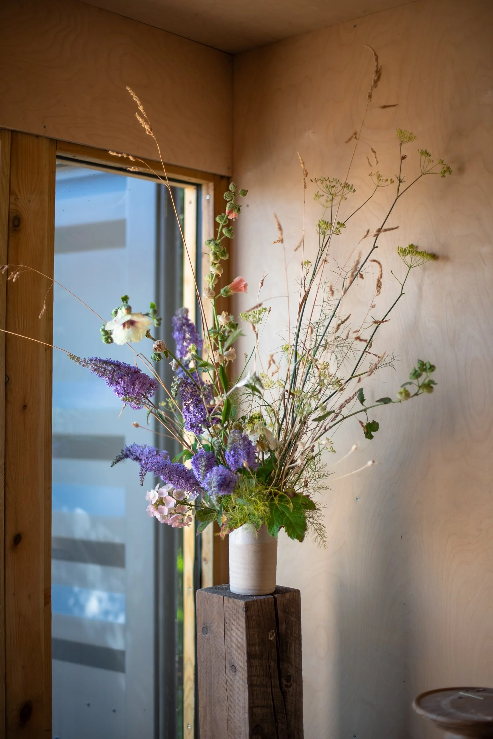 NATURALISTIC FLOWERS AESME STUDIO