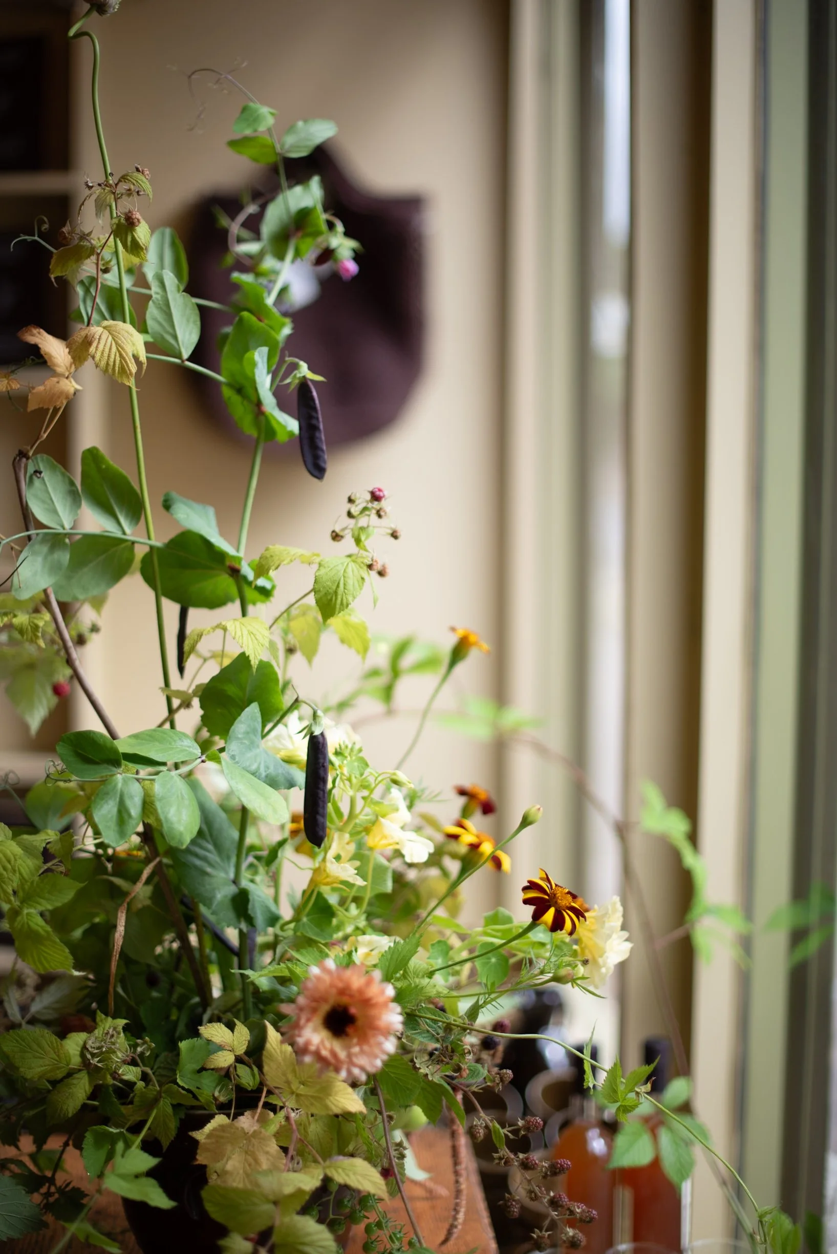 Naturalistic Flowers Aesme Studio