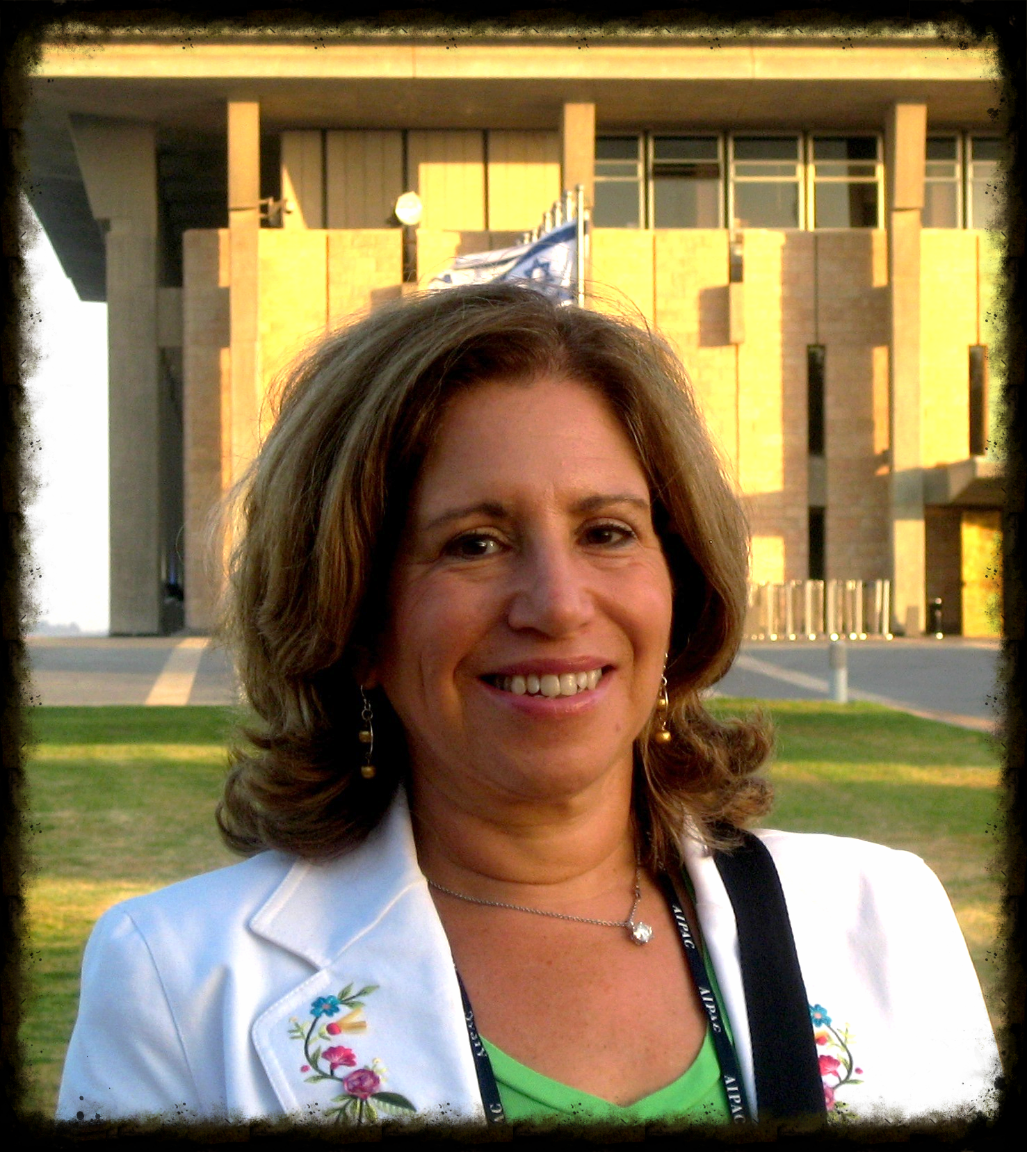 Dr. Naomi
