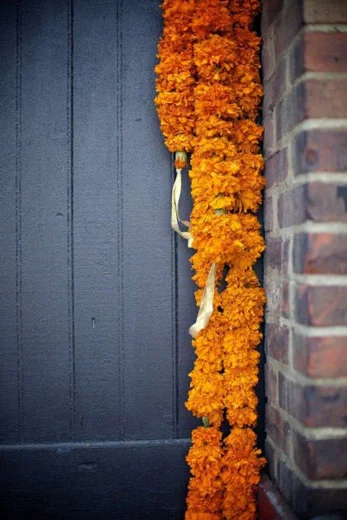 orange-marigolds-bengali-wedding