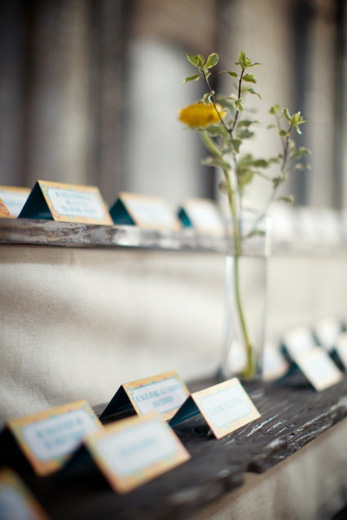 escort-card-wood-rustic-fabric-display