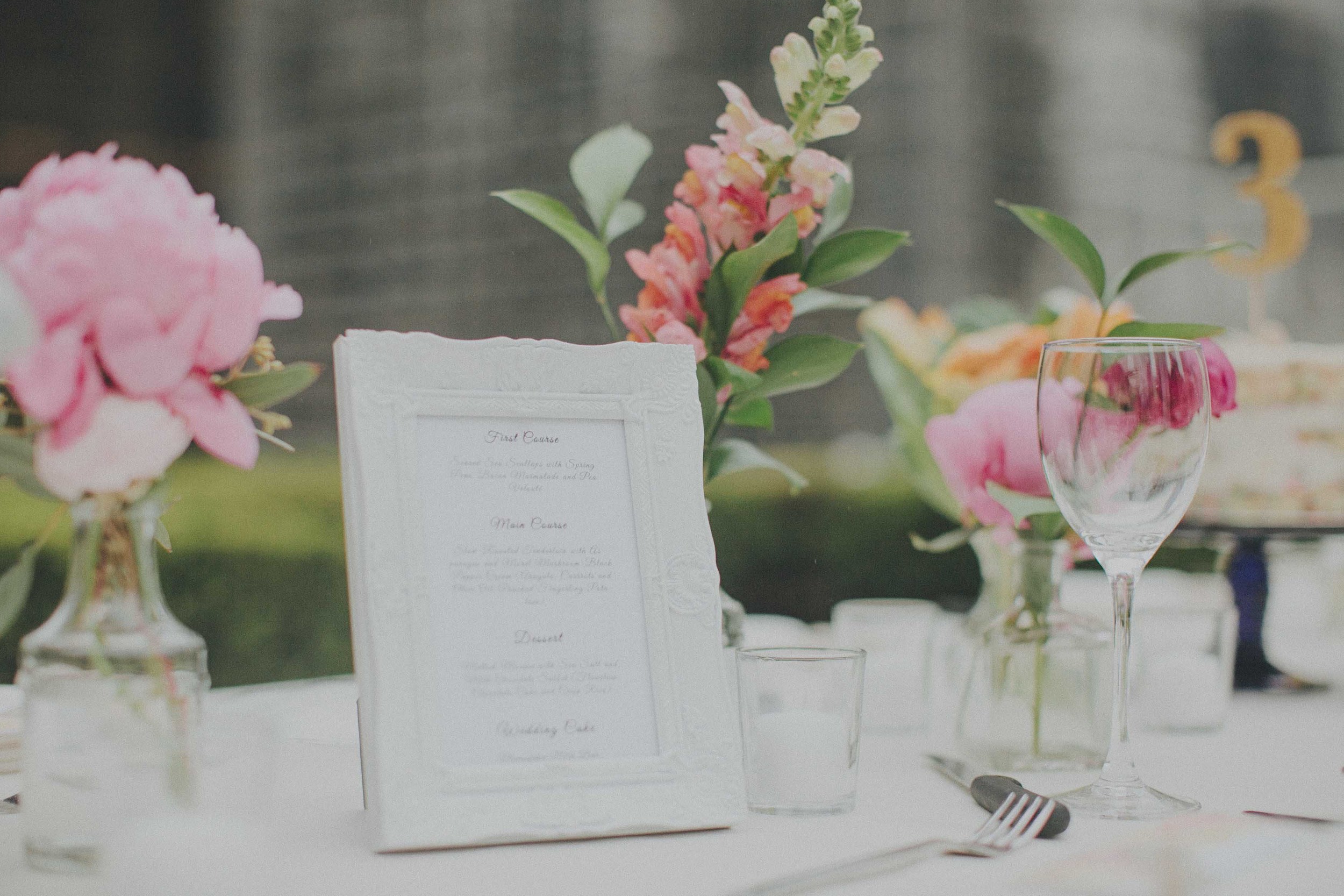 pink-centerpiece-wedding-garden