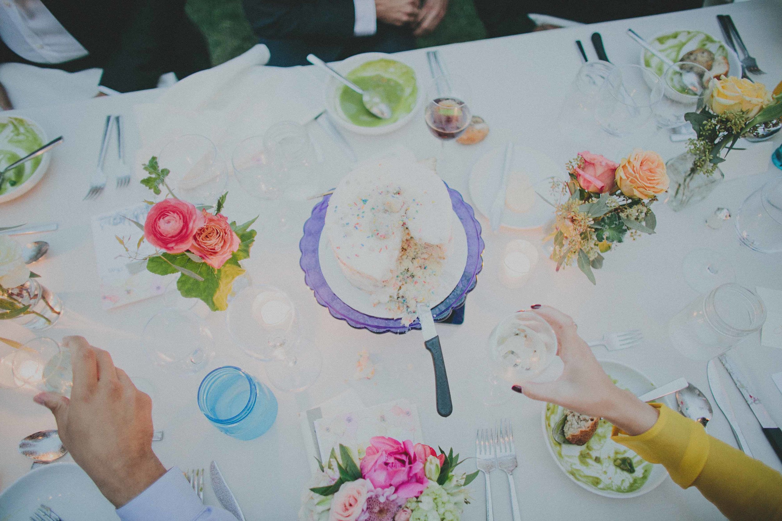 cake-centerpiece-table-number-wedding-momofuku