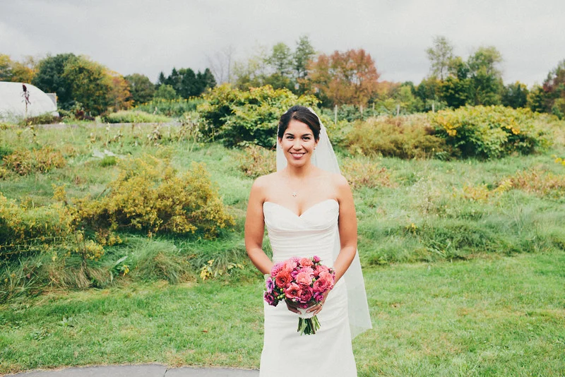 bride-magenta-pink-bridal-bouquet-dahlias