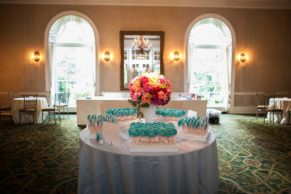 lollipop-escort-card-table