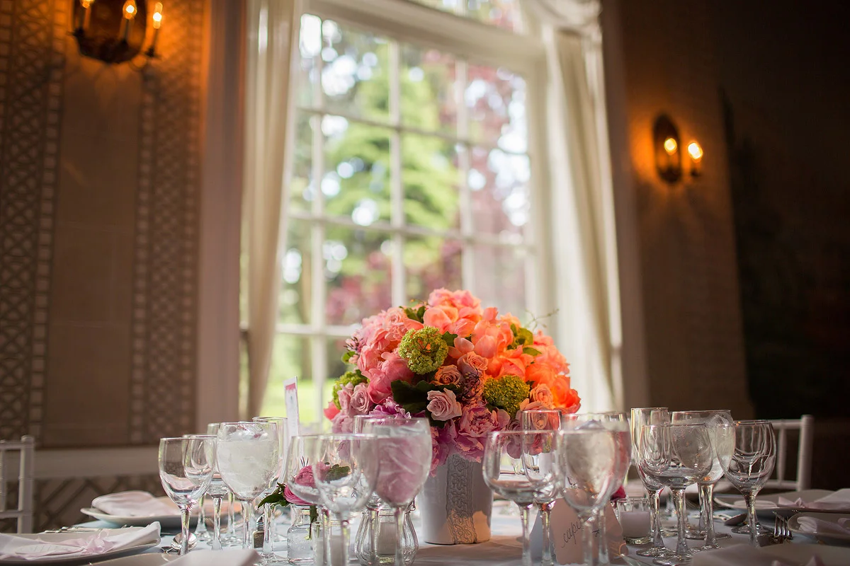 new-york-botanical-garden-wedding-pink-centerpieces