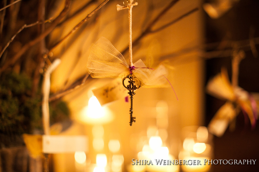 hanging-key-escort-card-branches