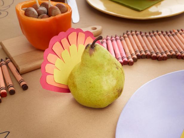 thankgsiving-kids-table-ideas-pear-turkey