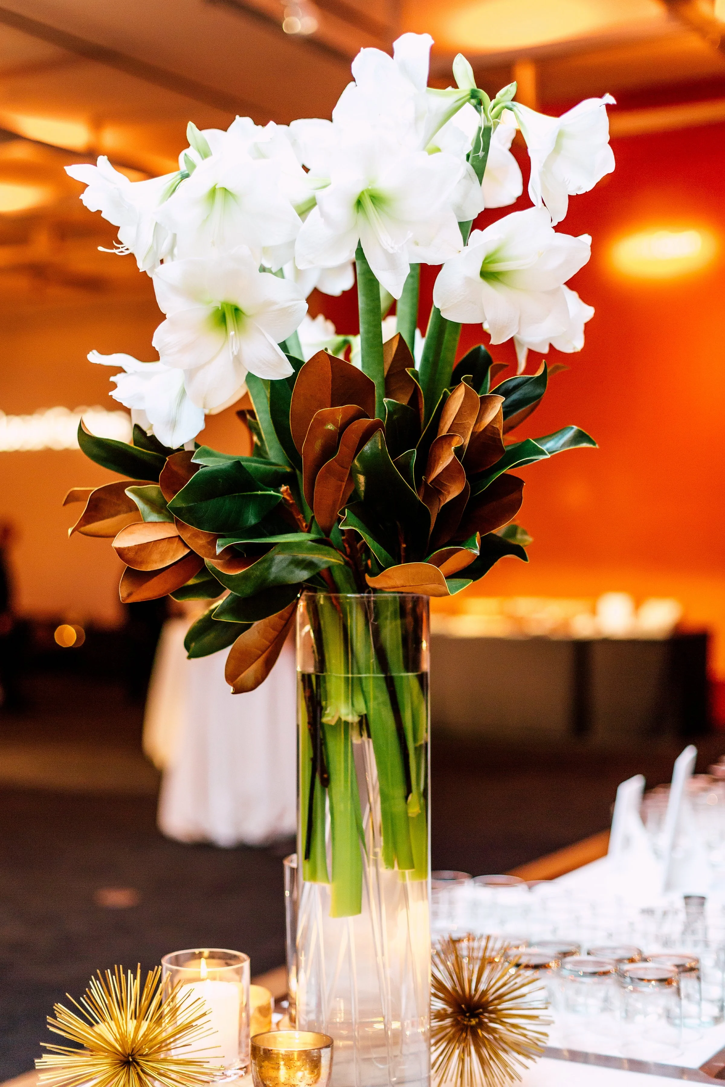 floral-arrangement-design-white-event
