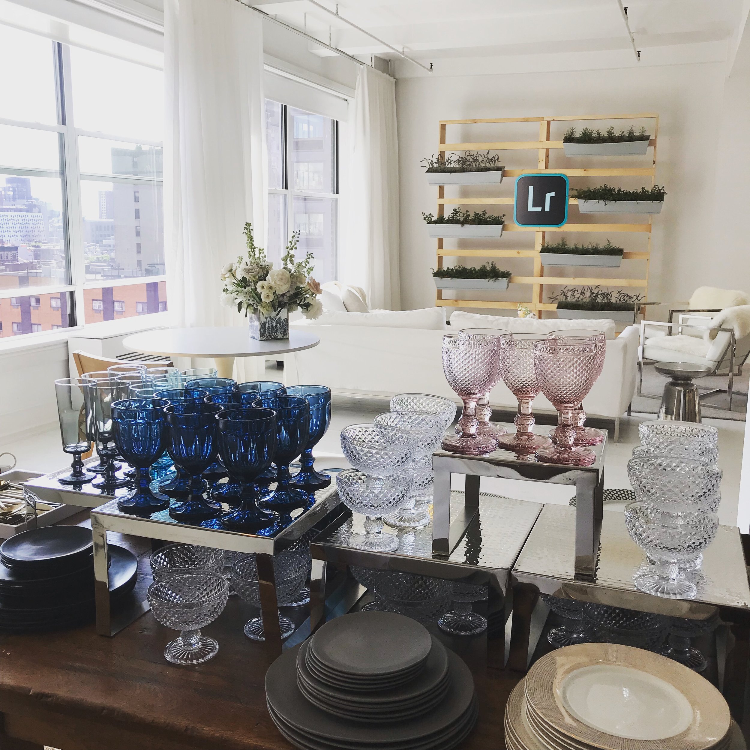 chic-modern-event-glassware