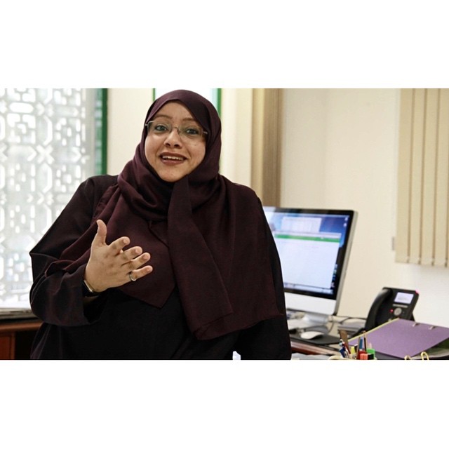 Somayya Jabarti, an accomplished editor,columnist, and media professional, is the first Saudi female Editor-in-Chief of a Saudi newspaper. Read more about her on Mithaal.org #rolemodel #saudi #saudiwoman #inspiring #mithaal