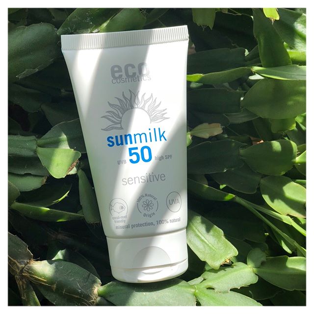 With this on and off weather in London 🇬🇧, we are religiously wearing #sunprotection just in case! @eco_cosmetics_official&lsquo;s #sunmilk is SPF50, yet light enough to wear on a daily basis, without feeling greasy. A #natural, #vegan and #organic