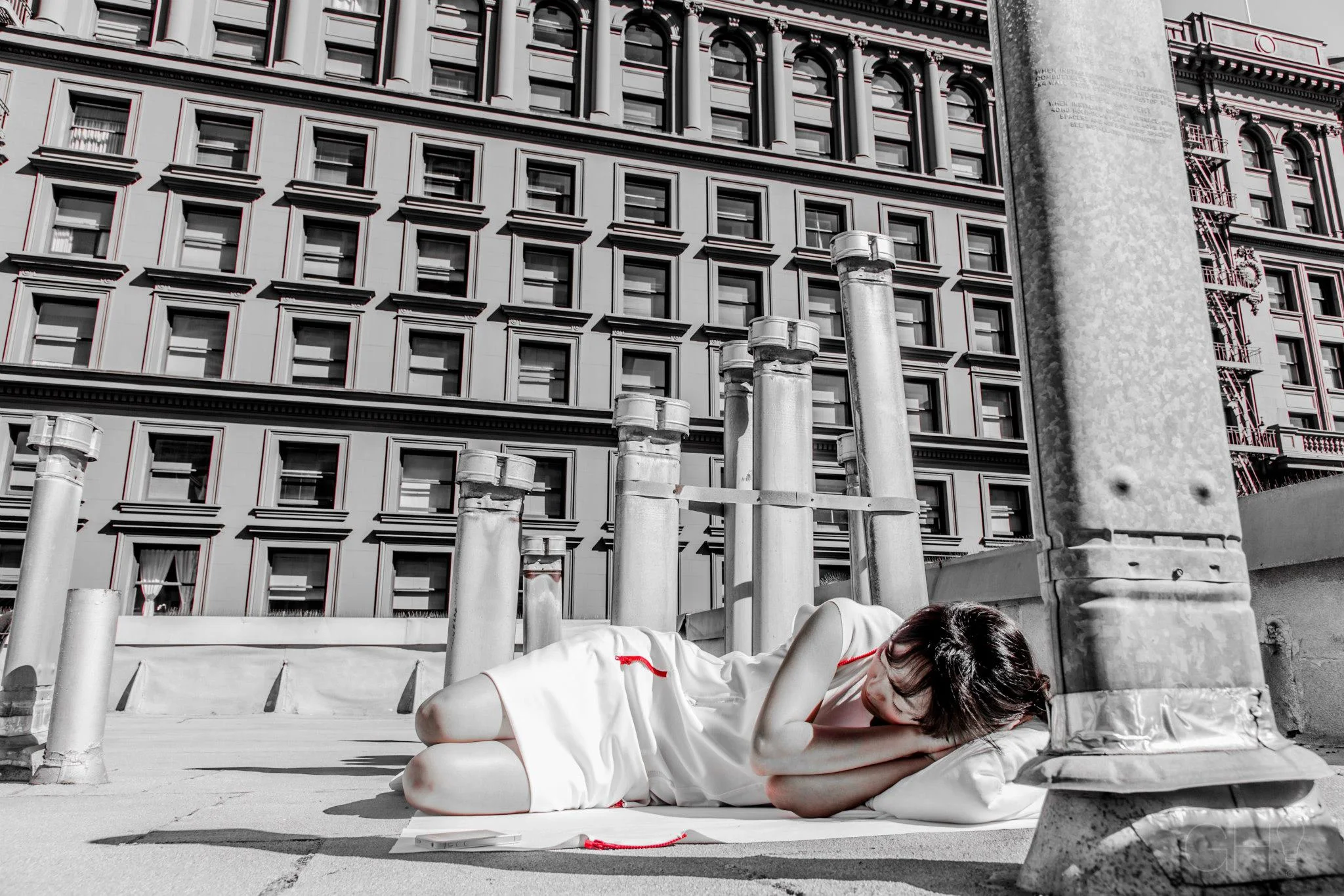   Borah Han's &nbsp;vision was aligned for Project Re-Think; To create a versatile fashion design from&nbsp;multiple fashion setups with a single purchased wardrobe — The "white dress wardobe".&nbsp;  &nbsp;The concept rises us out of the waste and c
