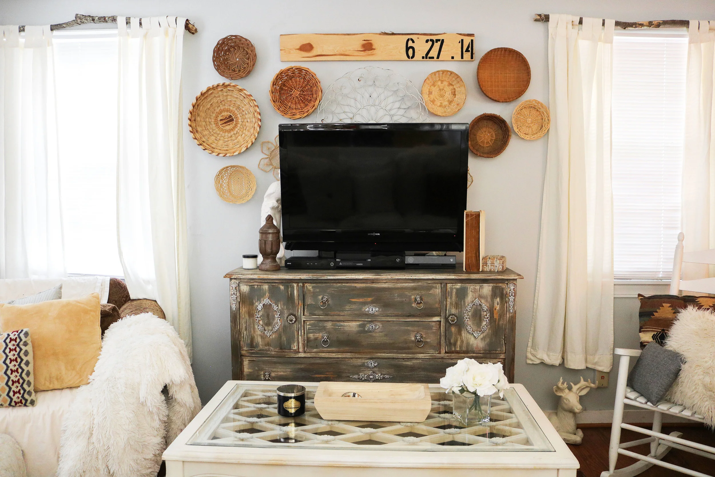 Cheap Gallery Wall Idea 