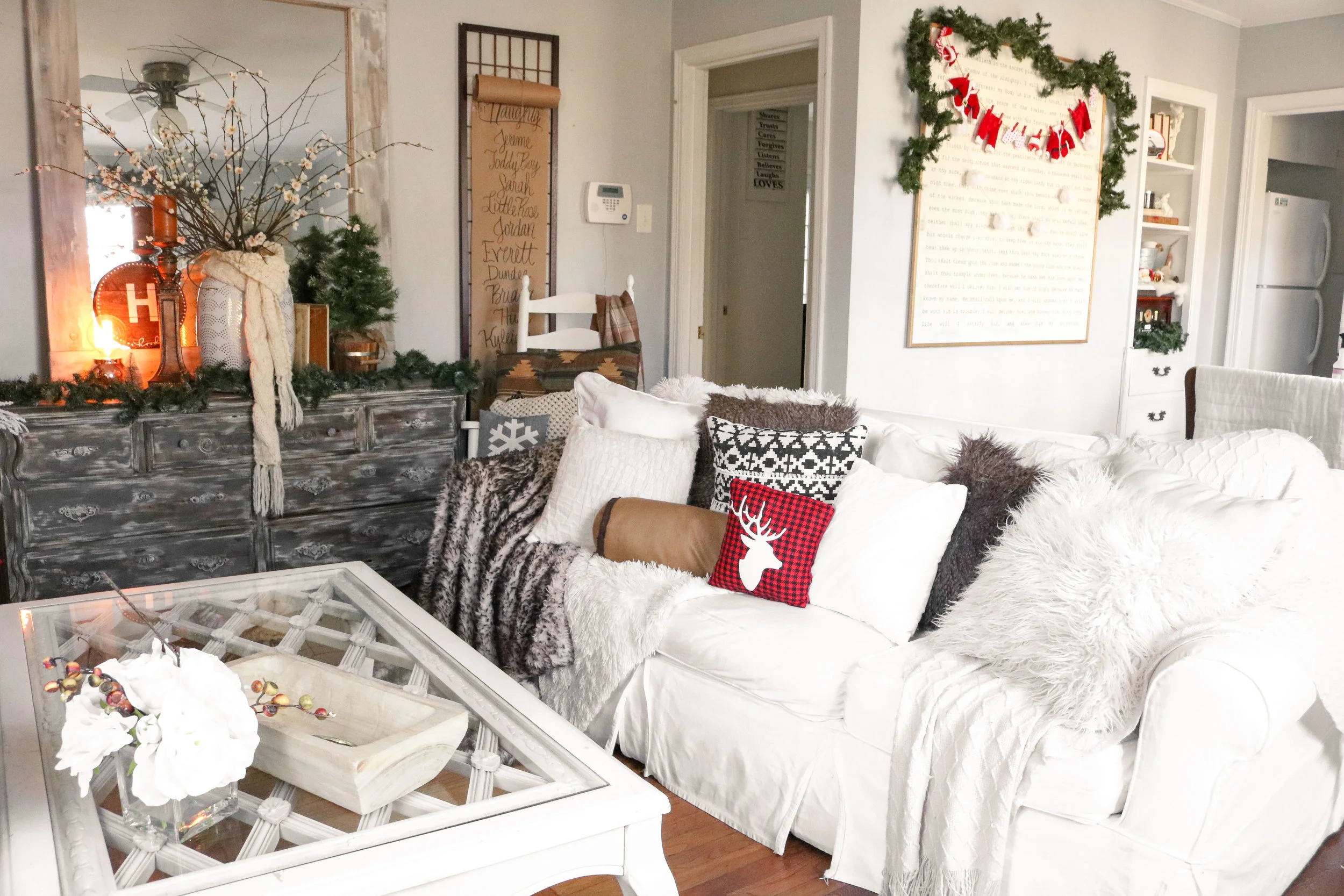 Neutral Christmas Decor