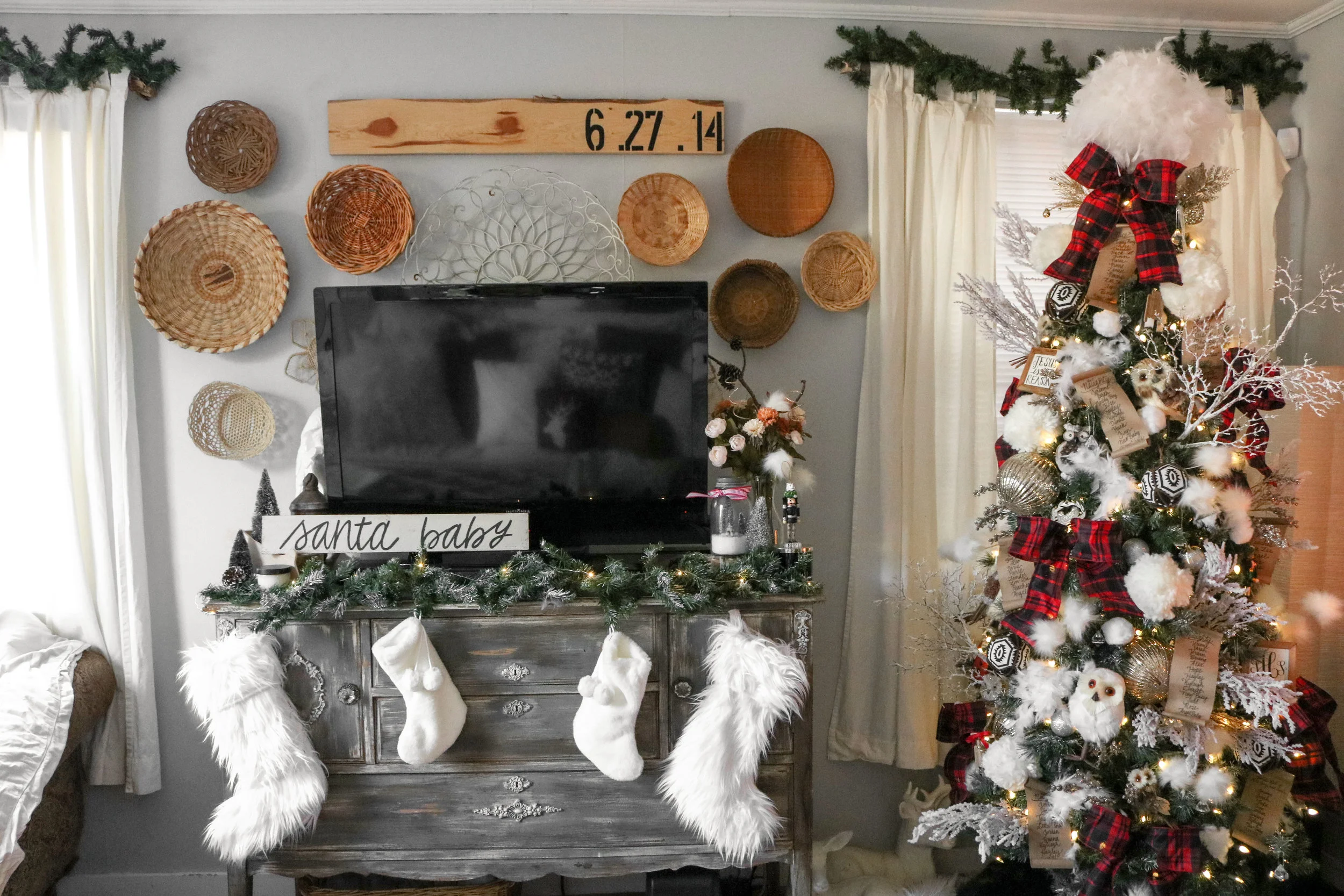 Classic Cottage Christmas Decor