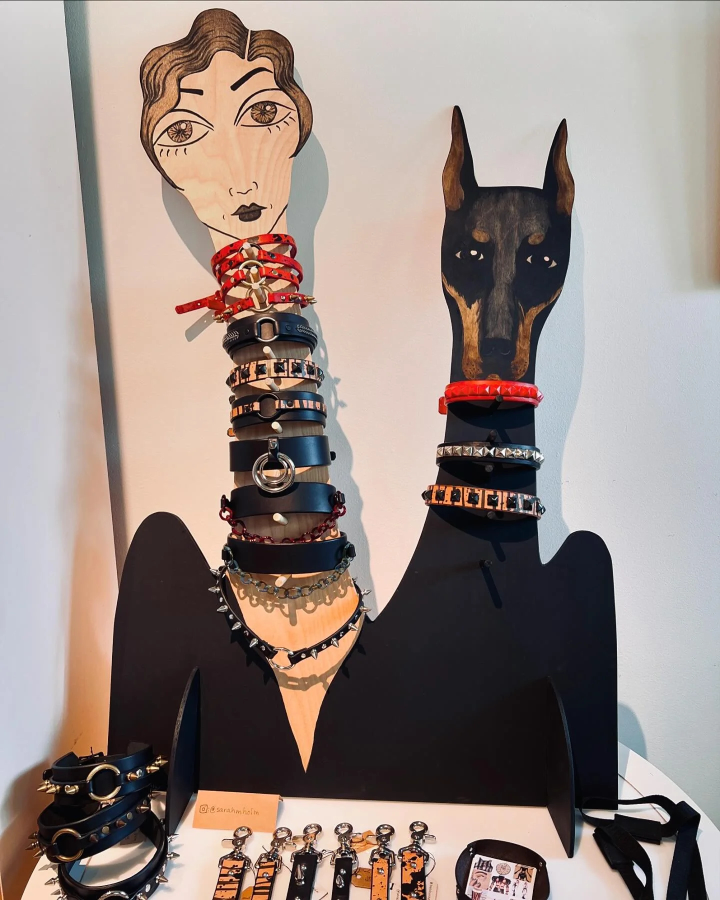 I made a new display for my leather collars at @thegoldenpearlvintage 🖤 
My little corner is pretty full with leather goods, some hand-painted vintage silk shirts, block print patches, and earrings!