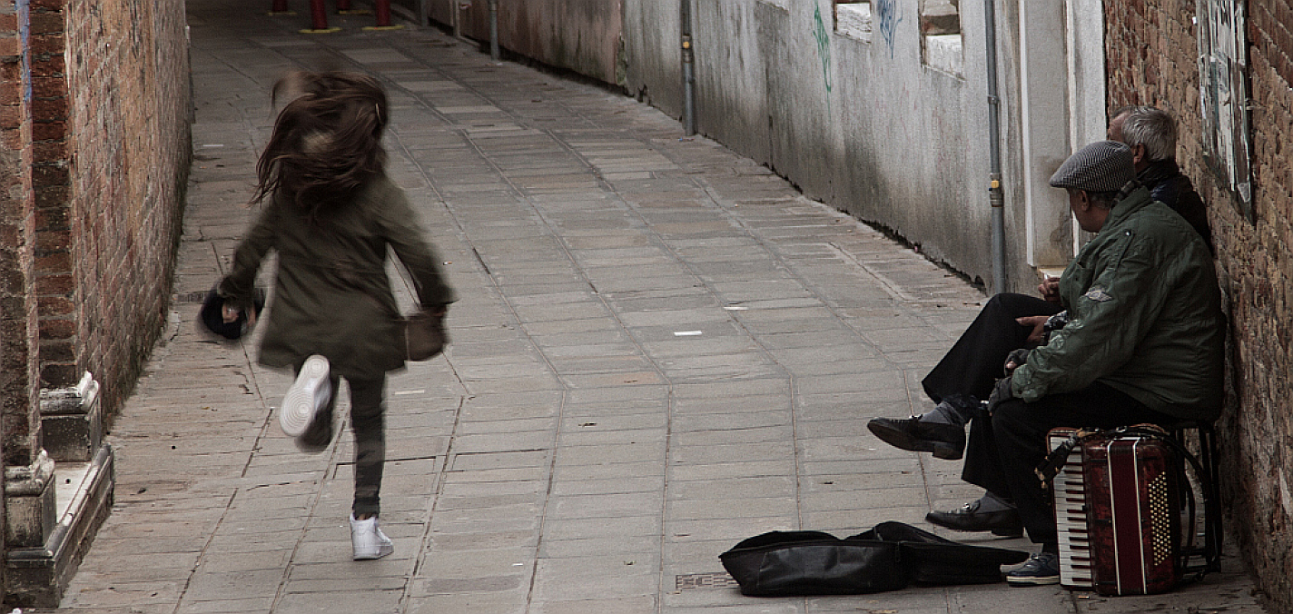 Running girl,Venice. Photo: Amy Bown