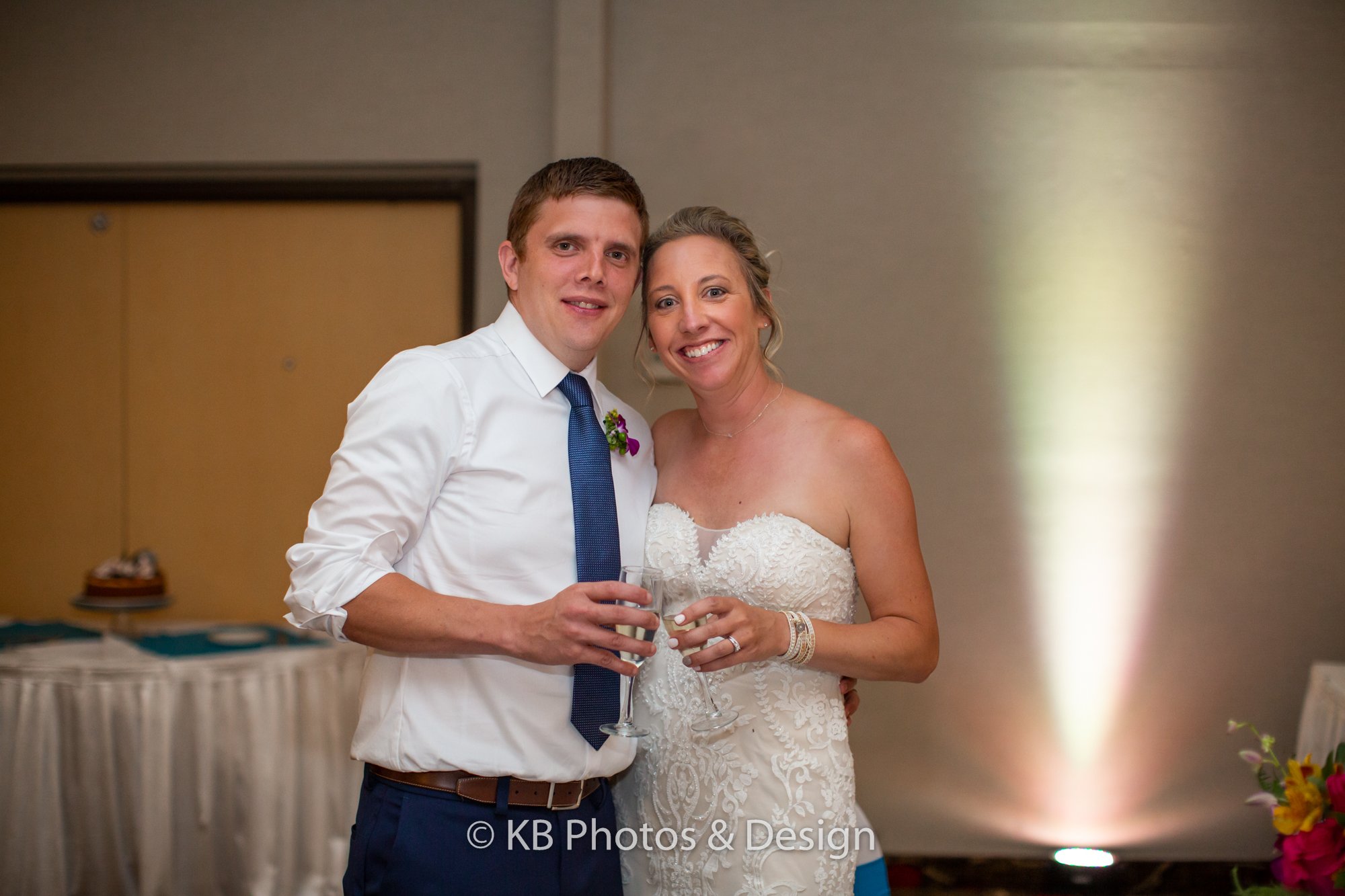 Barton-Destination-Wedding-Photography-Margaritavile-Resort-Lake-of-the-Ozarks-Missouri-KB-Photos-and-Design-741.JPG