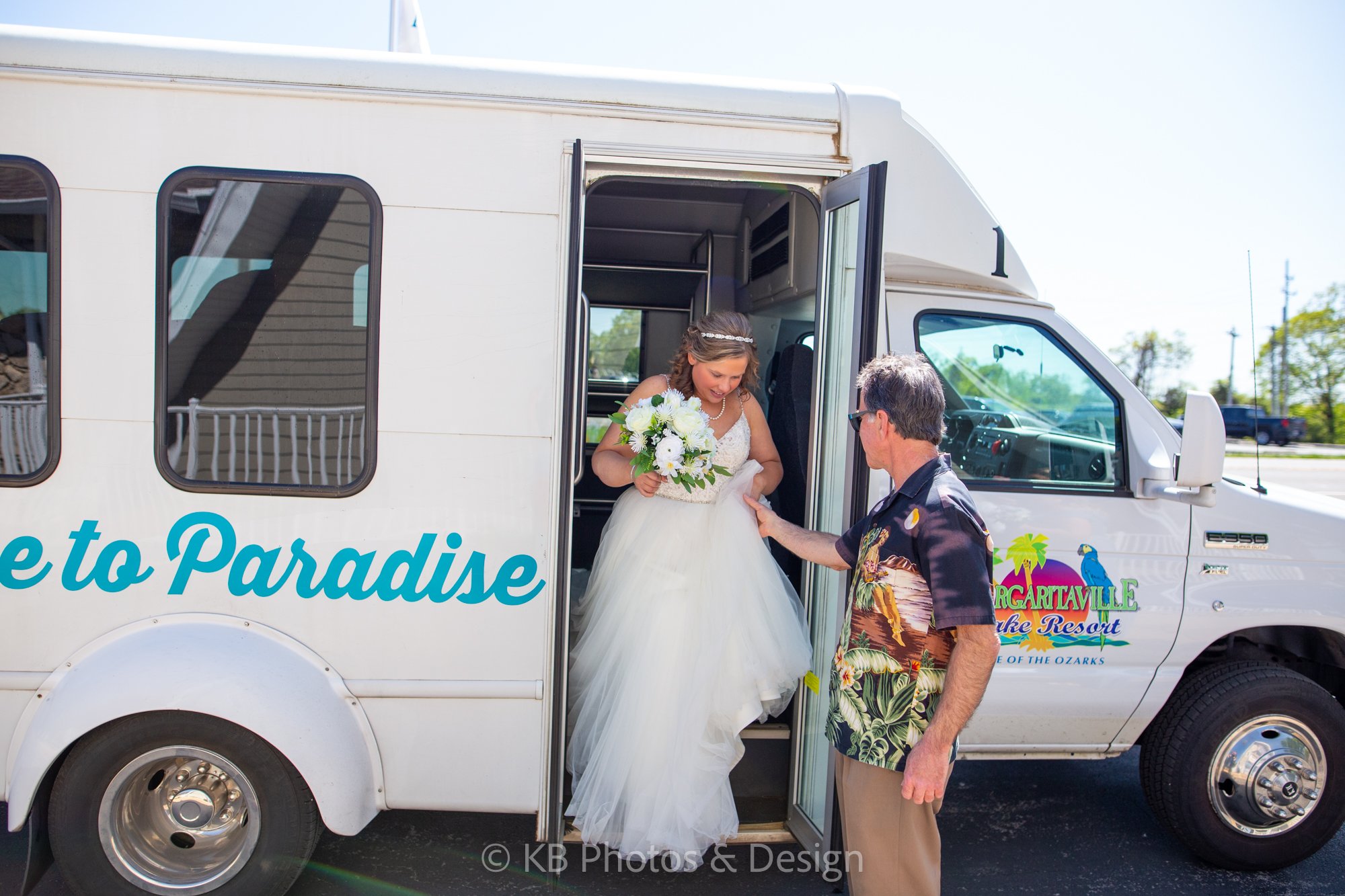Destination Wedding Photography at Margaritaville Resort Lake of the Ozarks