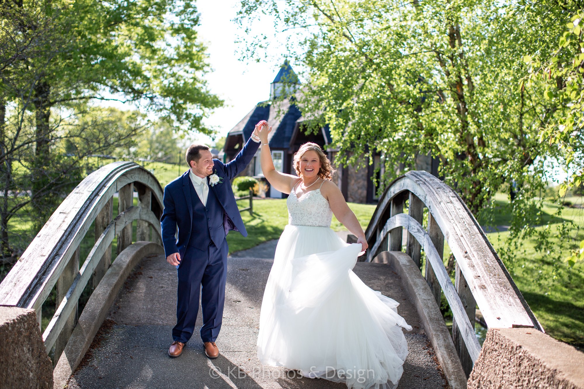 Josh-Michelle-Wedding-Lake-of-the-Ozarks-Jefferson-City-Missouri-Margaritaville-Lake-Resort-wedding-photographer-KB-Photos-and-Design-295.jpg