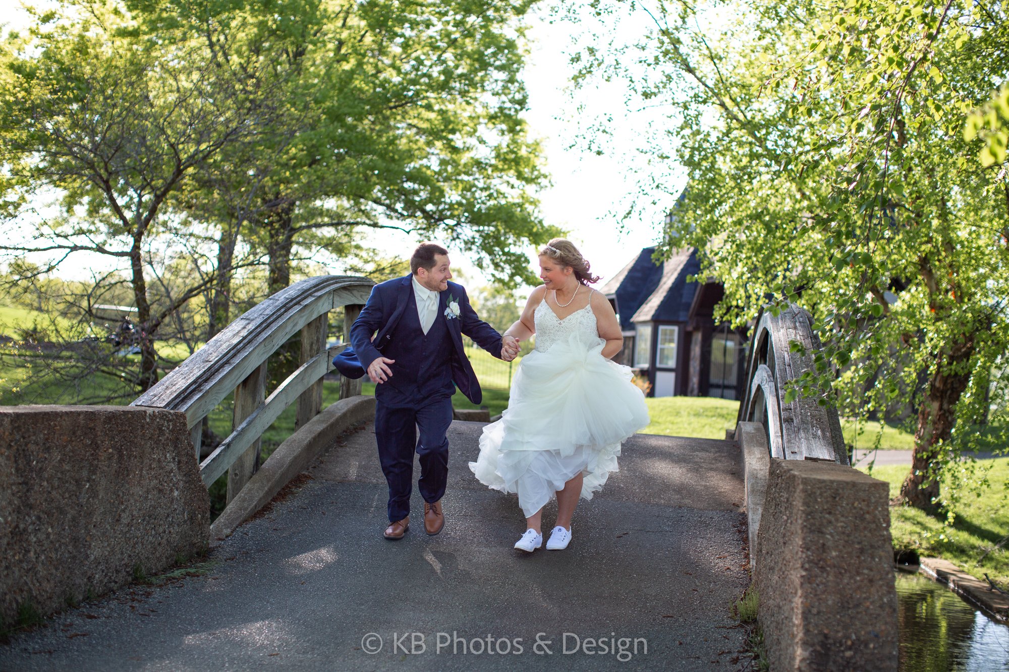 Josh-Michelle-Wedding-Lake-of-the-Ozarks-Jefferson-City-Missouri-Margaritaville-Lake-Resort-wedding-photographer-KB-Photos-and-Design-312.jpg