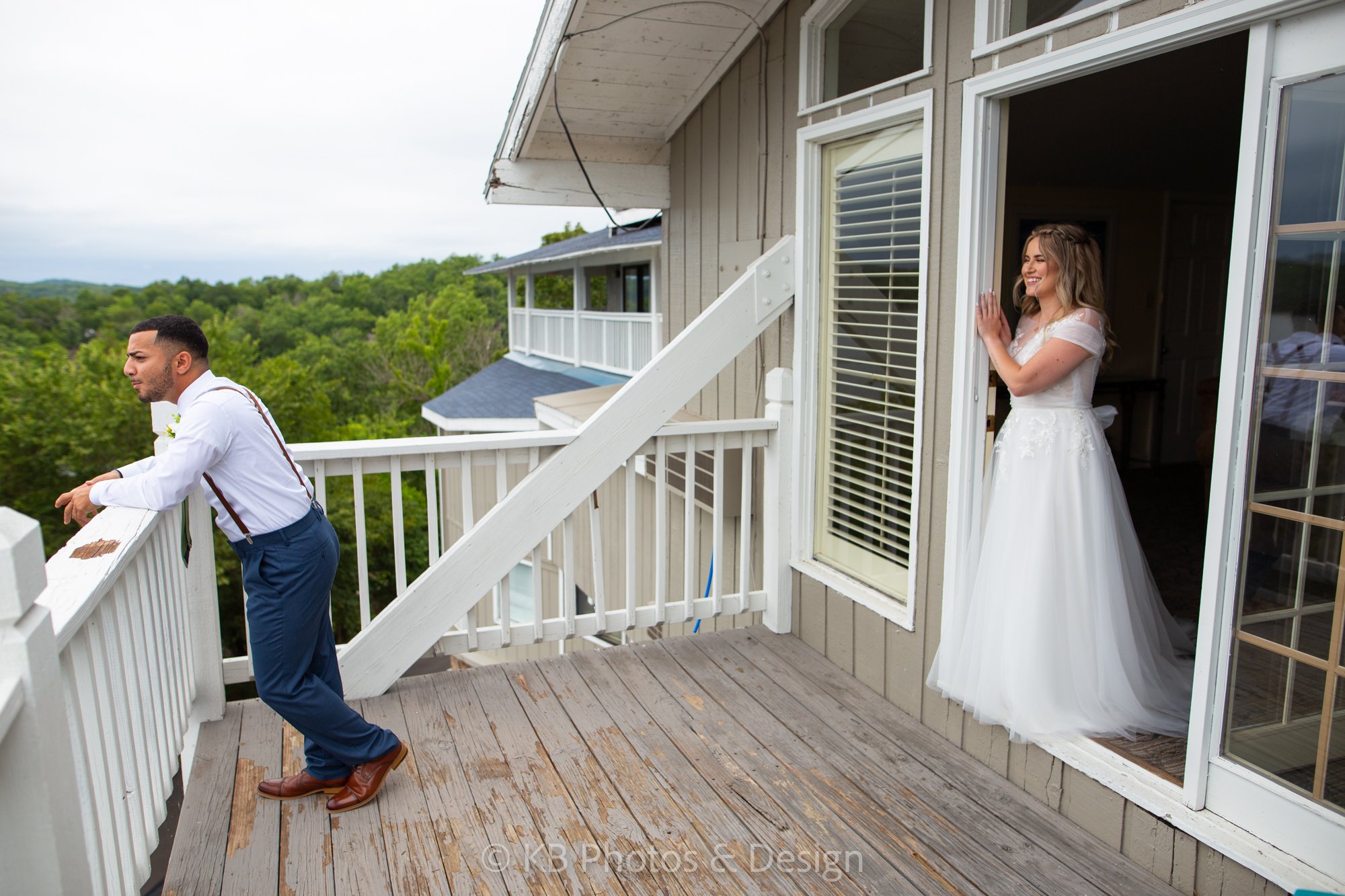 Abbi-Daniel-Wedding-Lake-of-the-Ozarks-Margaritaville-Missouri-Jefferson-City-wedding-photos-KB-Photos-and-Design-201.jpg