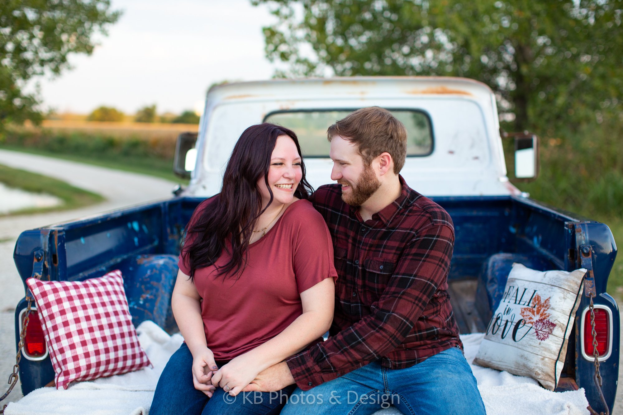 Jefferson-City-Missouri-engagement-photos-Baylee-Ethan-Capital-Bluffs-Event-Center-mid-Missouri-Engagement-Photos-KB-Photos-and-Design-55.jpg