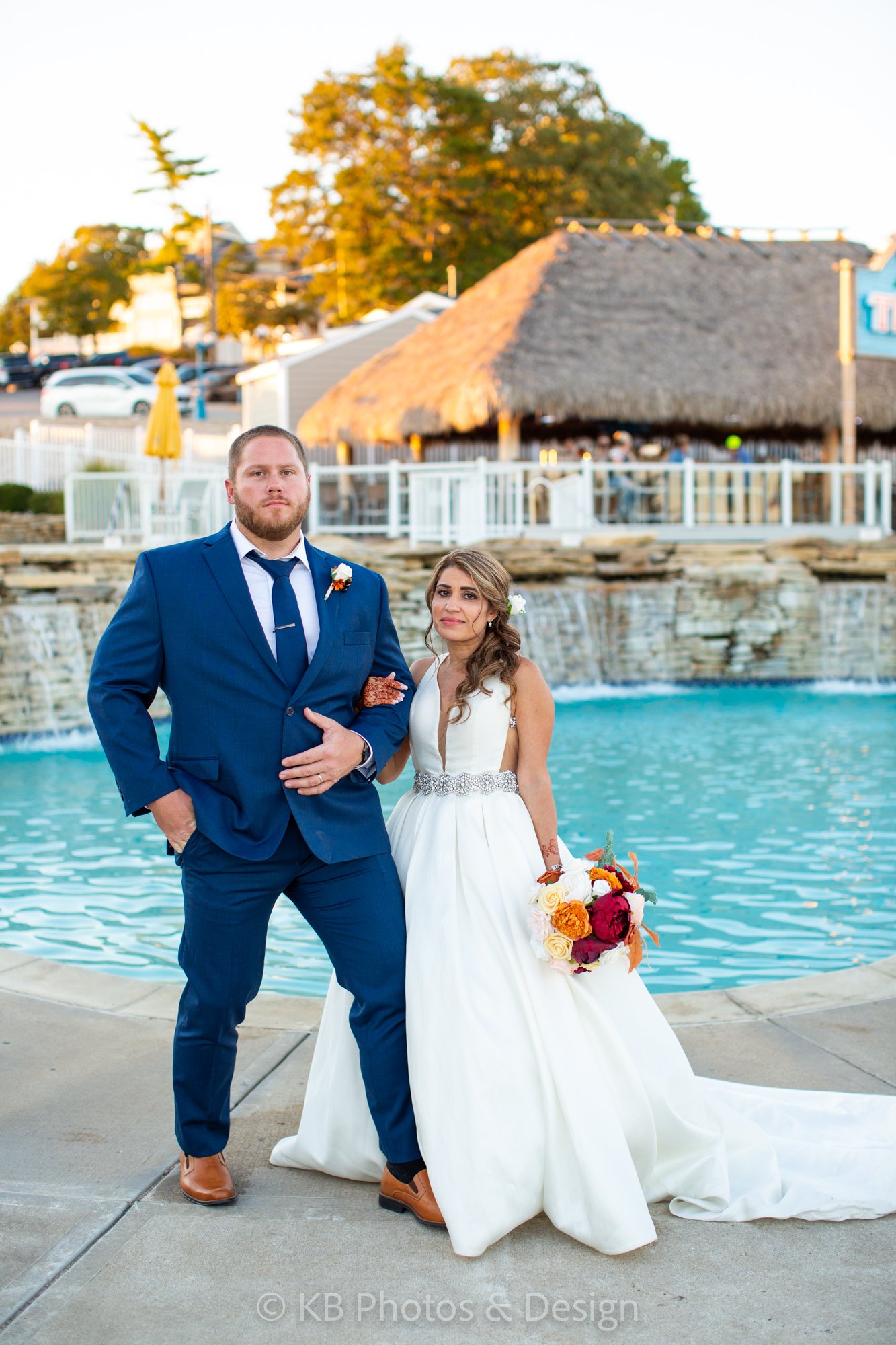 Ruqqia-Colton-Wedding-Photos-Margaritaville-Lake-Resort-Jefferson-City-Missouri-destination-wedding-photos-Missouri-KB-Photos-and-Design-288.jpg