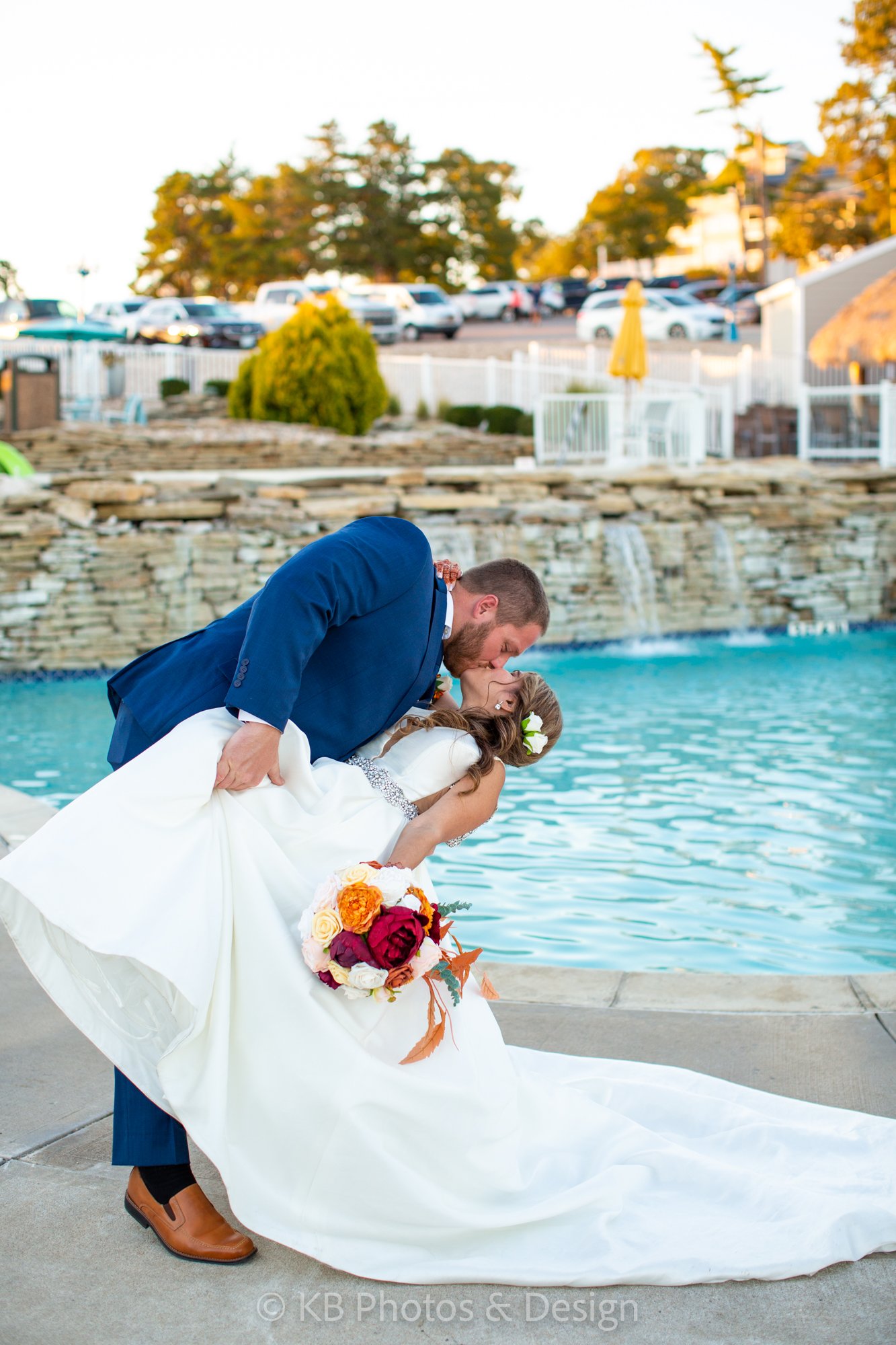 Ruqqia-Colton-Wedding-Photos-Margaritaville-Lake-Resort-Jefferson-City-Missouri-destination-wedding-photos-Missouri-KB-Photos-and-Design-295.jpg