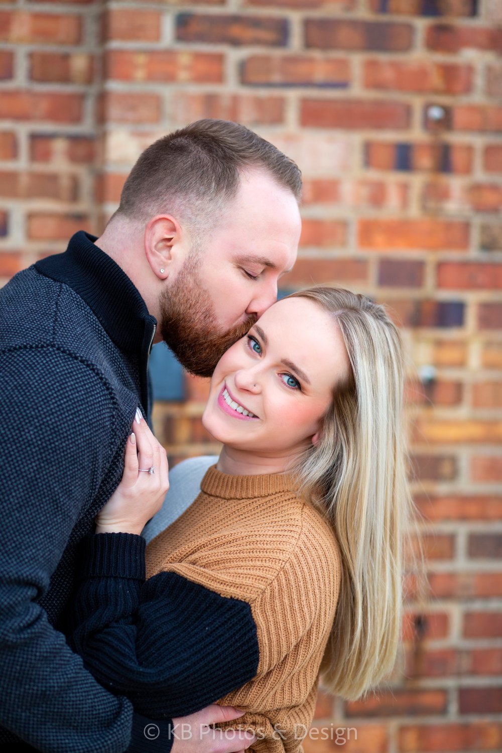 Missouri-Engagement-Session-winter-season-Jefferson-City-State-Capitol-Governors-Gardens-Lake-of-the-Ozarks-mid-Missouri-wedding-photographer-engagement-photos-KB-Photos-and-Design-4.jpg