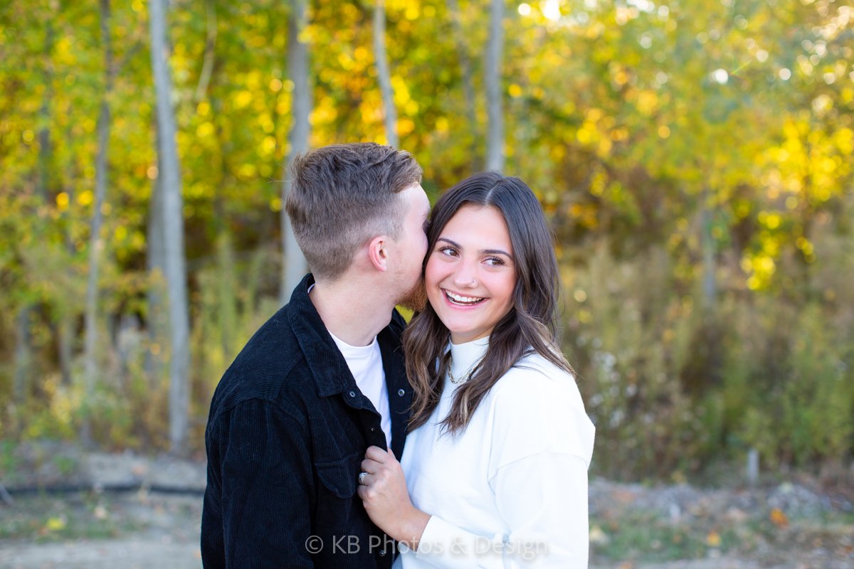 Missouri-Engagement-Session-fall-downtown-Jefferson-City-Lake-of-the-Ozarks-Columbia-mid-Missouri-wedding-photographer-engagement-KB-Photos-and-Design-4.jpg