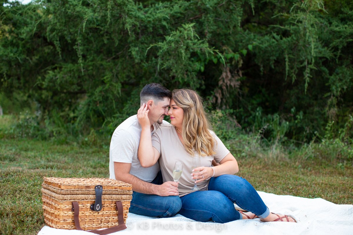 Missouri-Engagement-Session-Choose-Season-Canterbury-Winery-Lake-of-the-Ozarks-Jefferson-City-Columbia-mid-Missouri-wedding-photographer-engagement-KB-Photos-and-Design-15.jpg