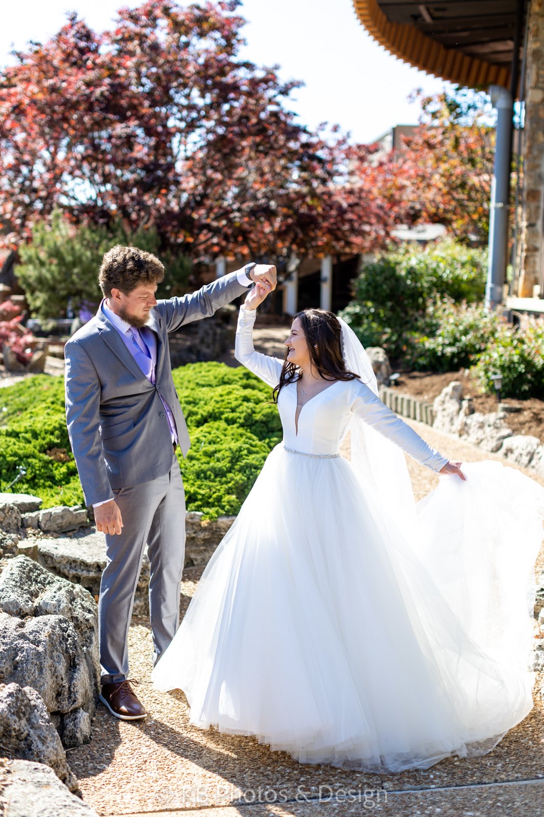 Wedding-Lanna-Brad-Lodge-of-Four-Seasons-St-Louis-STL-Lake-of-the-Ozarks-Missouri-wedding-photographer-KB-Photos-and-Design-bride-groom-photos-255.jpg