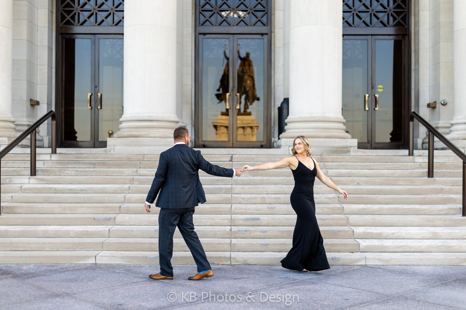 Taylor Drew engagement photography at St Louis Missouri STL Art Museum in Forest Park with best engagement wedding photographer KB Photos and Design of St. Louis Chesterfield Missouri