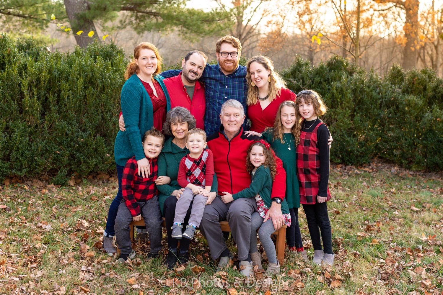 Pikaard-Family-Christmas-2023-extended-family-photographer-STL-Saint-Louis-Missouri-MO-KB-Photos-and-Design-1.jpg