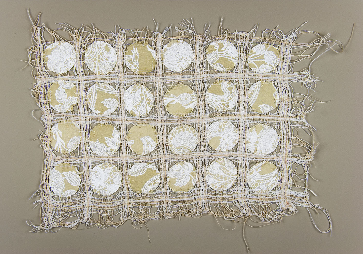 c_heffer_lace_beige_010.jpg
