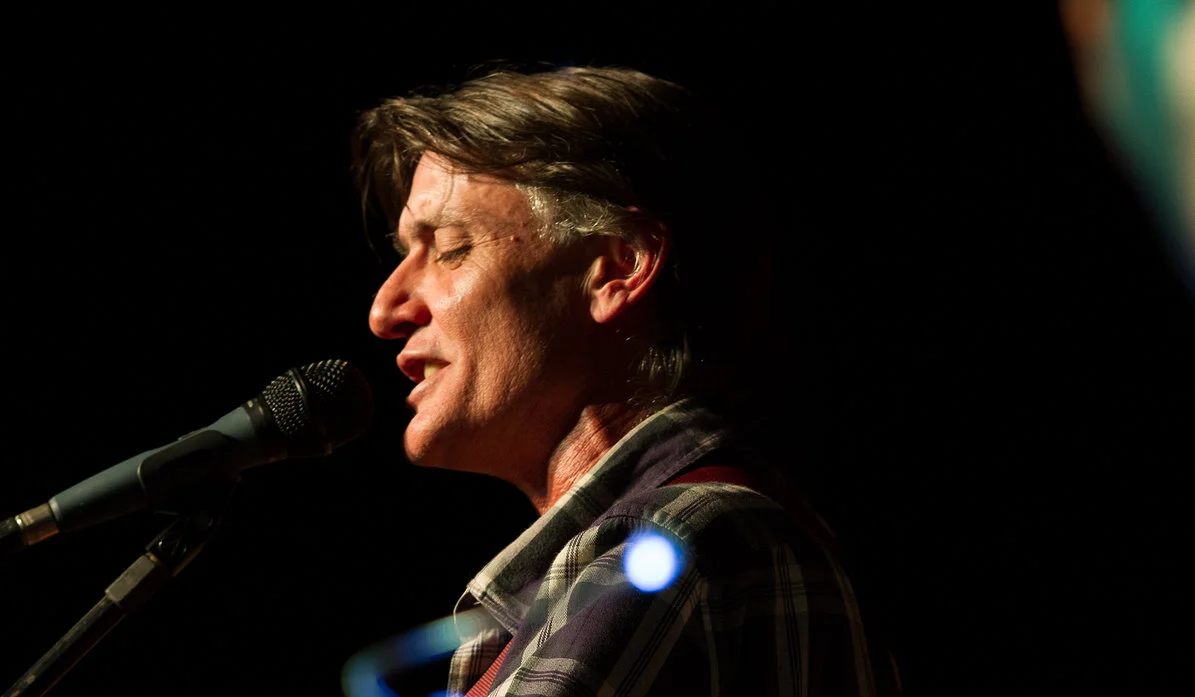 Ela levantou os braços e eu morri de amores...