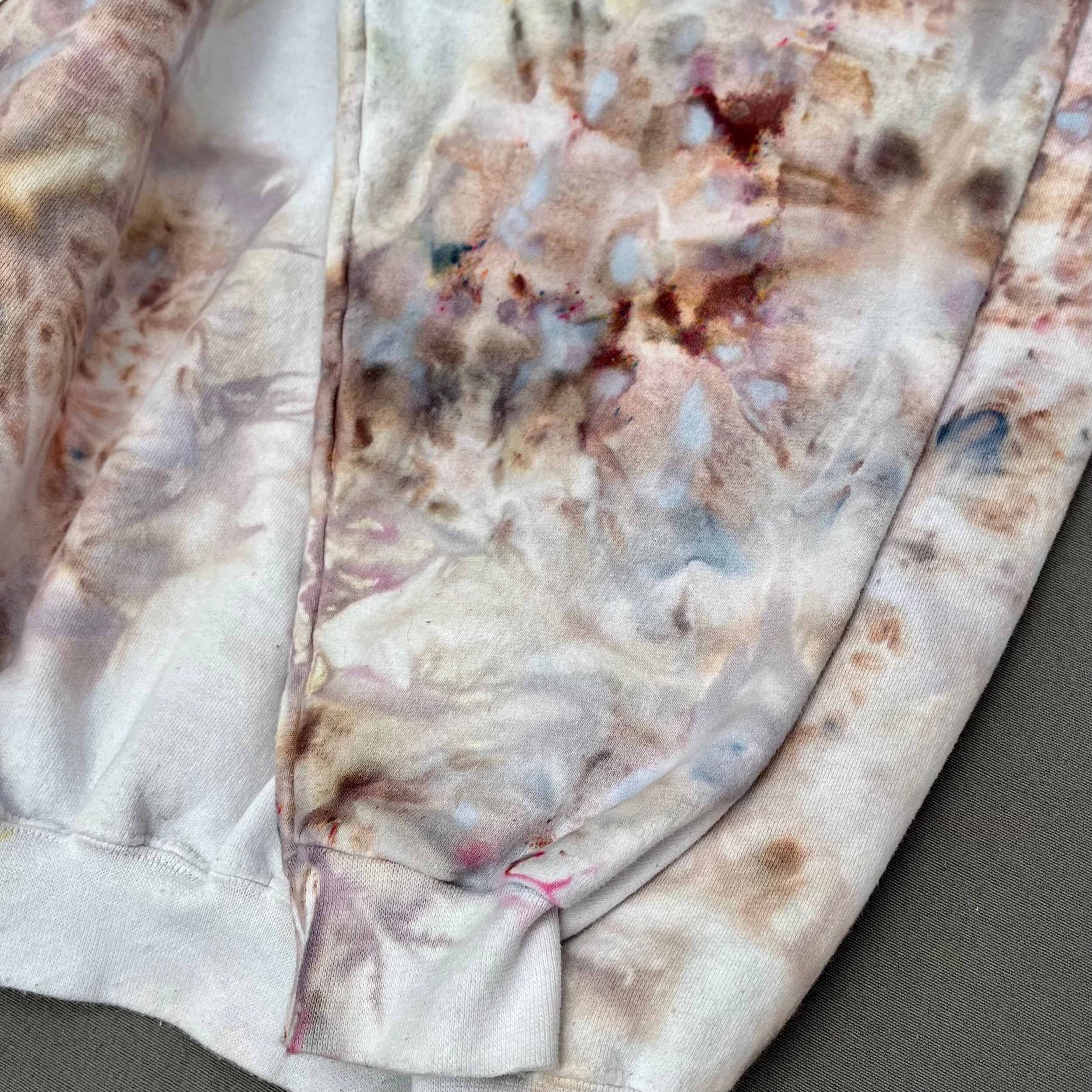 94851202-3281-4579-AB9C-61F4550894B0