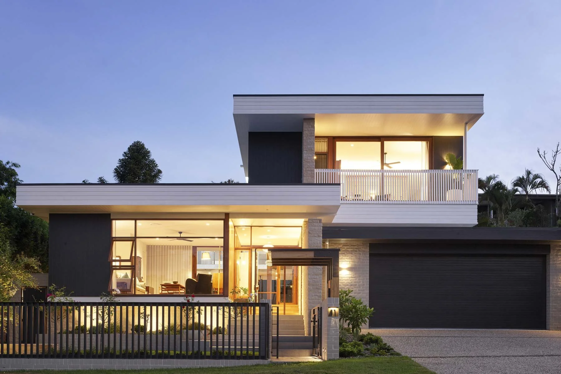 Bardon Courtyard House — A New Family Home Centred on Garden and Light