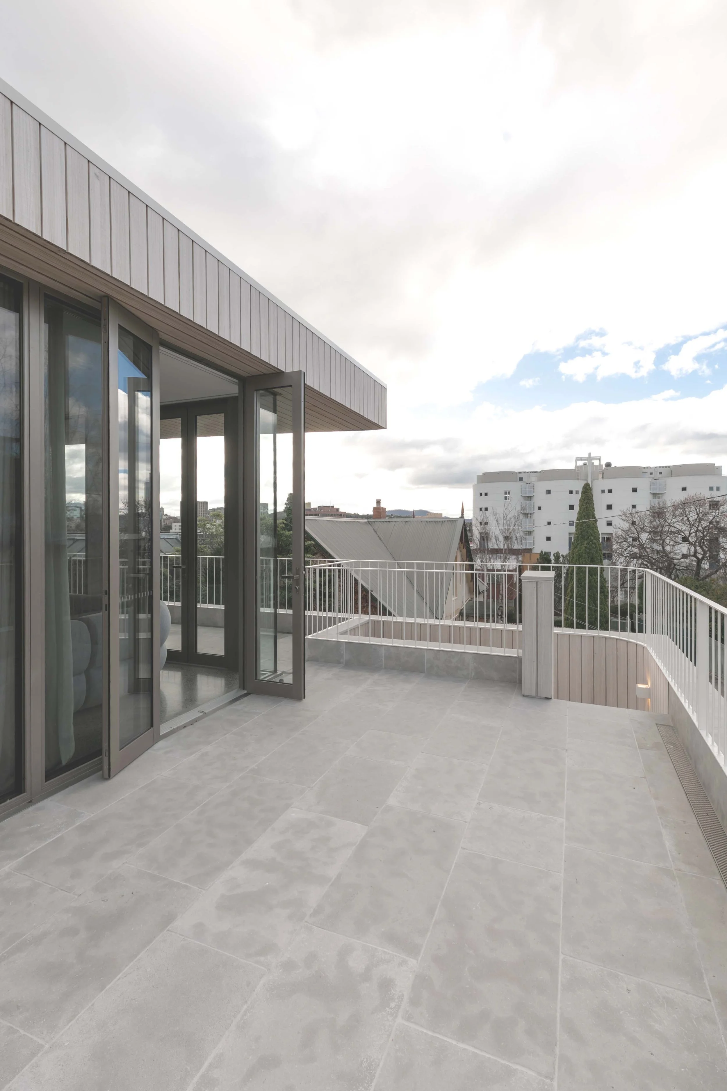 paved roof terrace