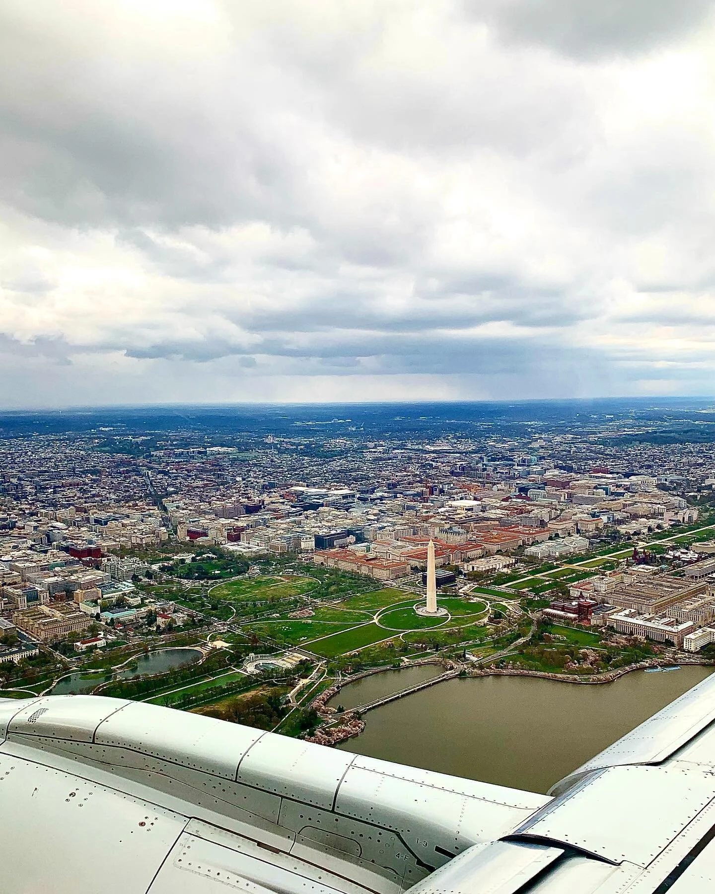 If you squint reallllly hard, you can see my apartment. βοΈ